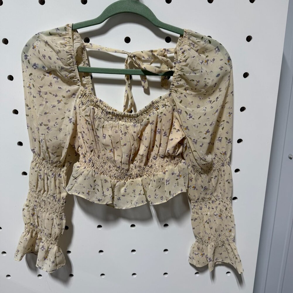 NWT Storia Cream Flowy Set Size Small